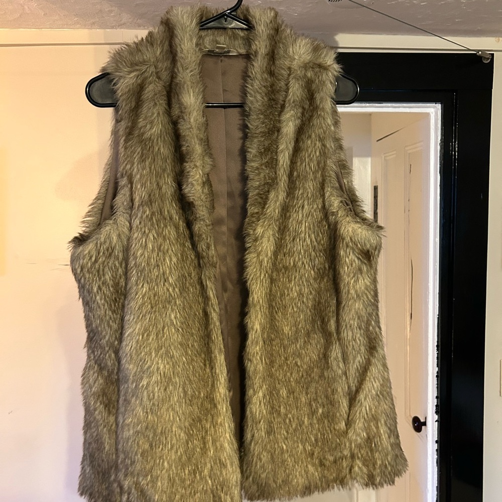 Women's Faux Fur Vest - Tan